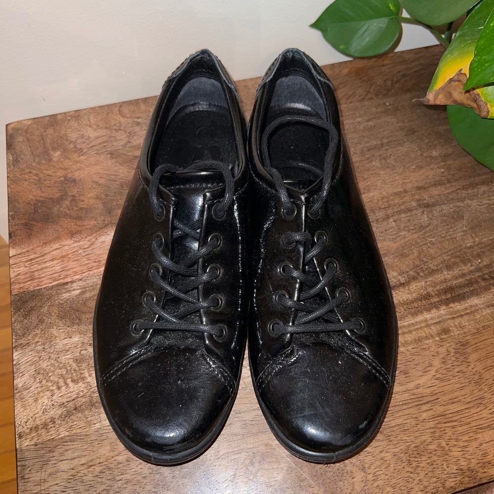 Ecco Soft 2.0 Tie Womens 40/9M Sneakers Black Patent Leather Casual Shoes Career - Picture 5 of 8